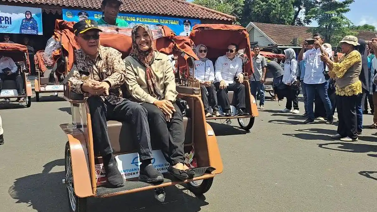 Presiden Prabowo Salurkan Bantuan untuk Banyumas Termasuk Becak Listrik