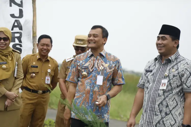Setahun Ahmad Luthfi dan Taj Yasin Pimpin Jateng, Ekonomi Tumbuh Kemiskinan Turun