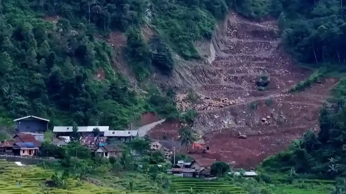 Ancaman Banjir Bandang Mengintai Tambang Lereng Gunung Slamet Banyumas